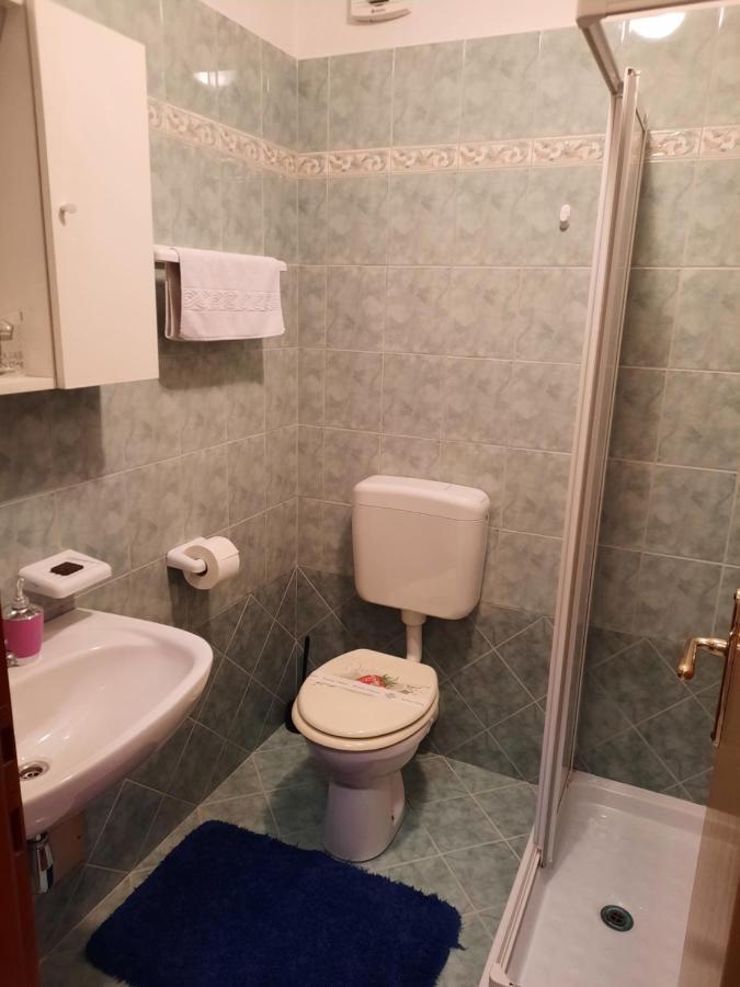 Apartmani Lorena Пула Экстерьер фото